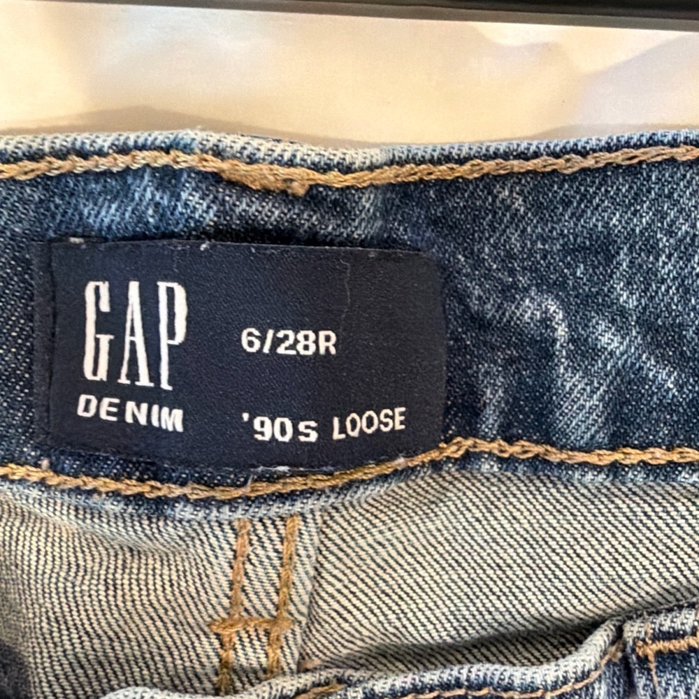 GAP Women's 90s Loose Leg Blue Jeans - Picture 3 of 8